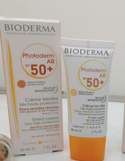 PROTECTOR BIODERMA CON COLOR